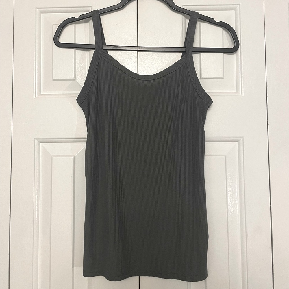 3 FOR $15 ‼️ Spaghetti strap top
